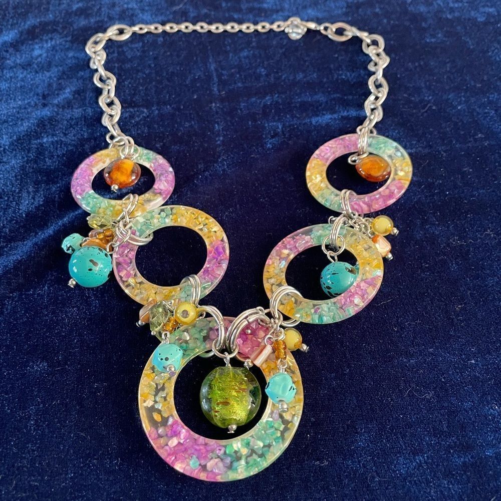 Sturdy colorful spring necklace 